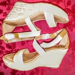 Women's Moji Moxy Dolce wedge shoes